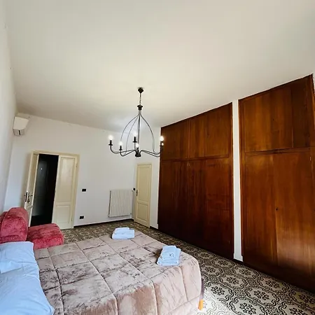 Albizi Bnb Bed and breakfast