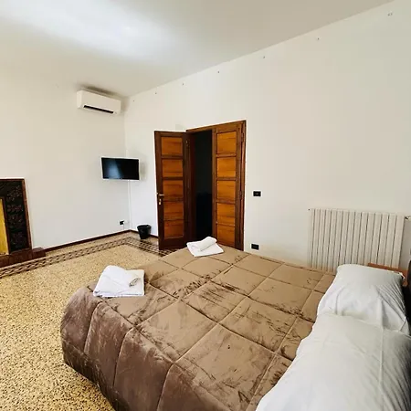 לינה וארוחת בוקר Albizi Bnb פירנצה